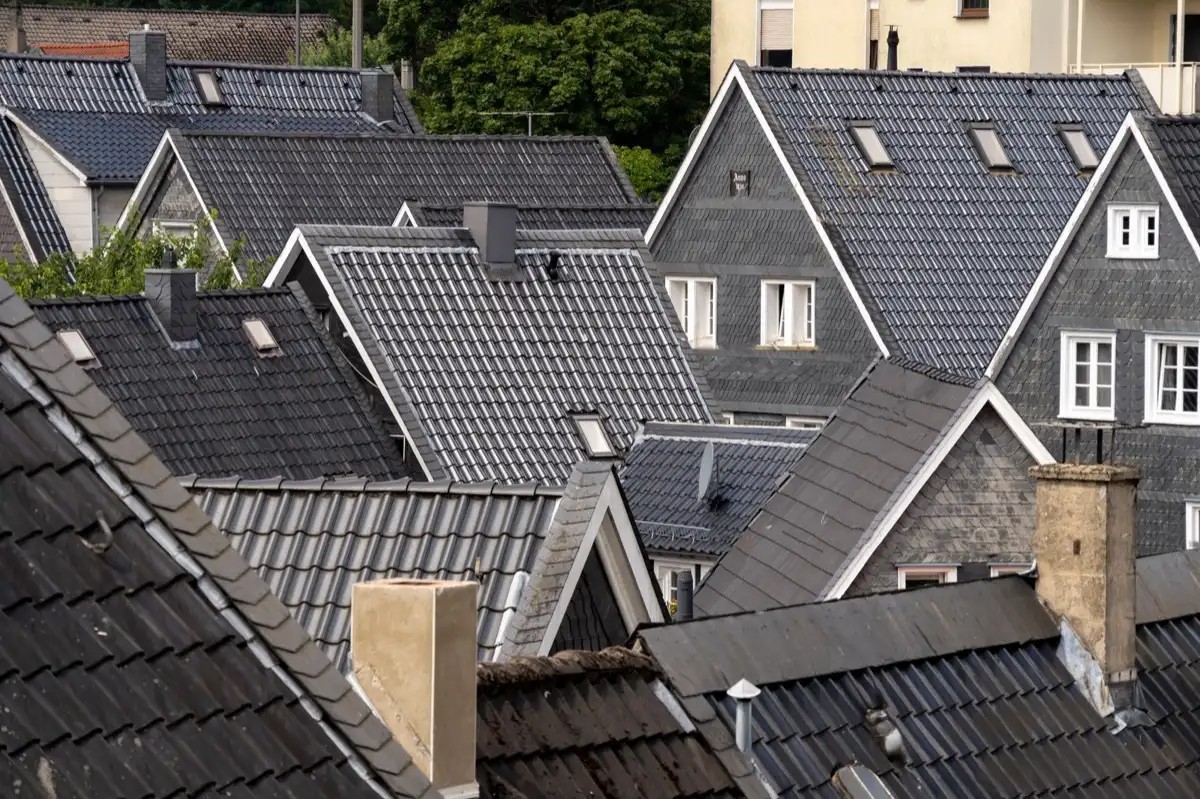 Steep roof eaves and gutter lines on houses in Chula Vista, CA